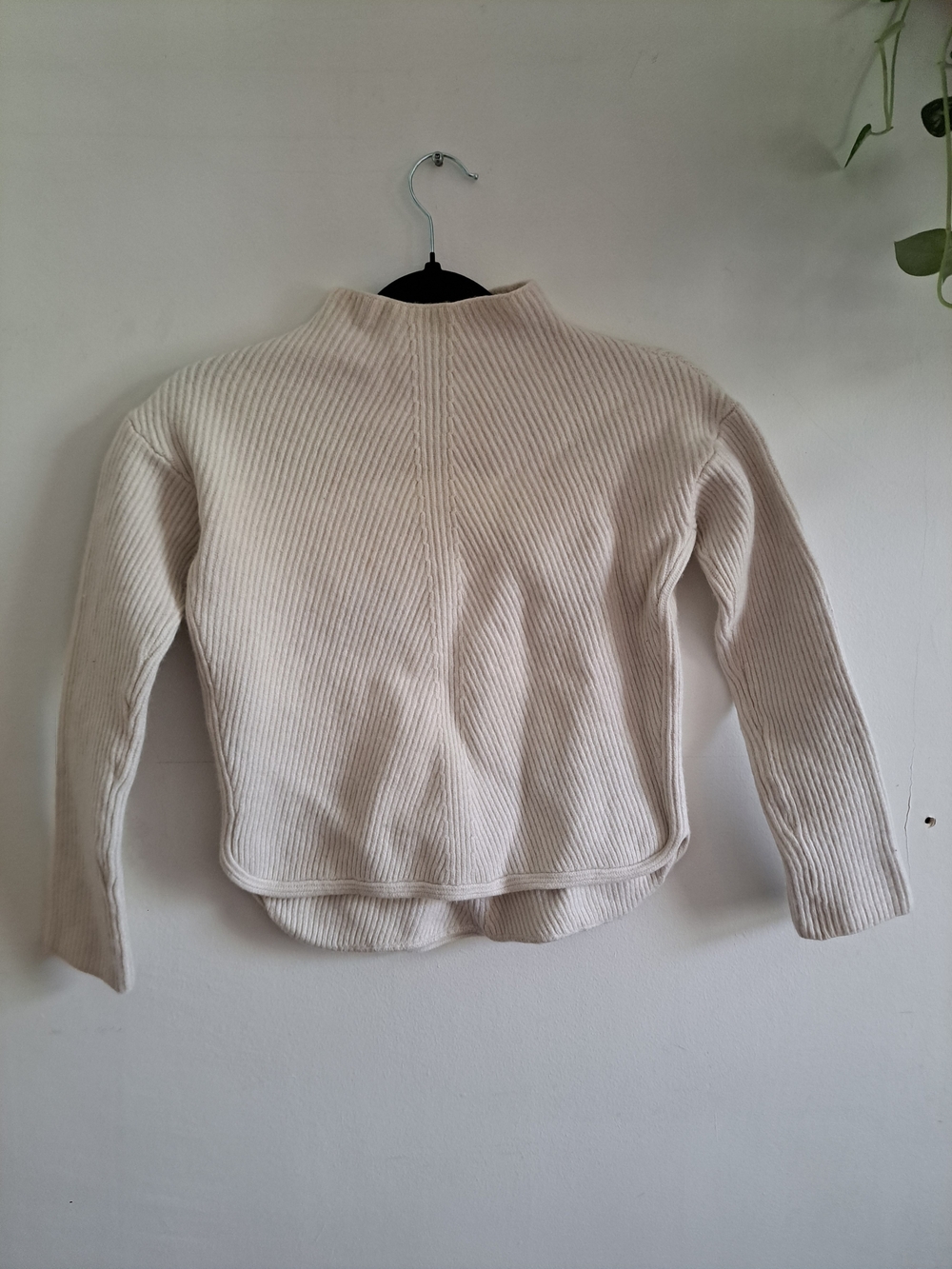 Babaton Aritzia Ribbed Mock Neck Sweater – S – Cream Minimalist